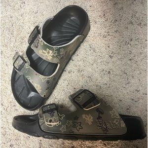 Womens Birkenstock sandals size 8 excellent condition